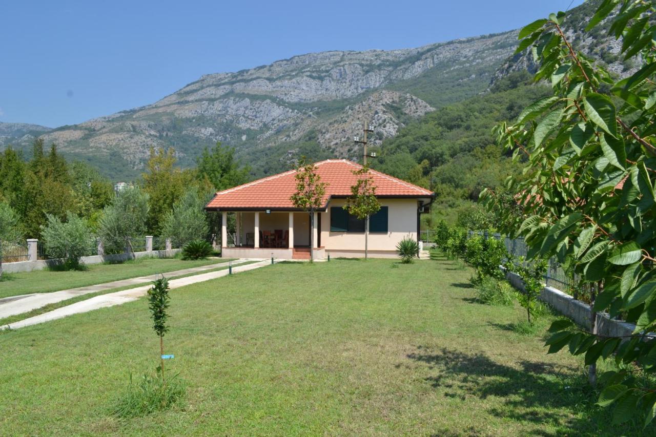 Guest House Radulovic Petrovac 외부 사진