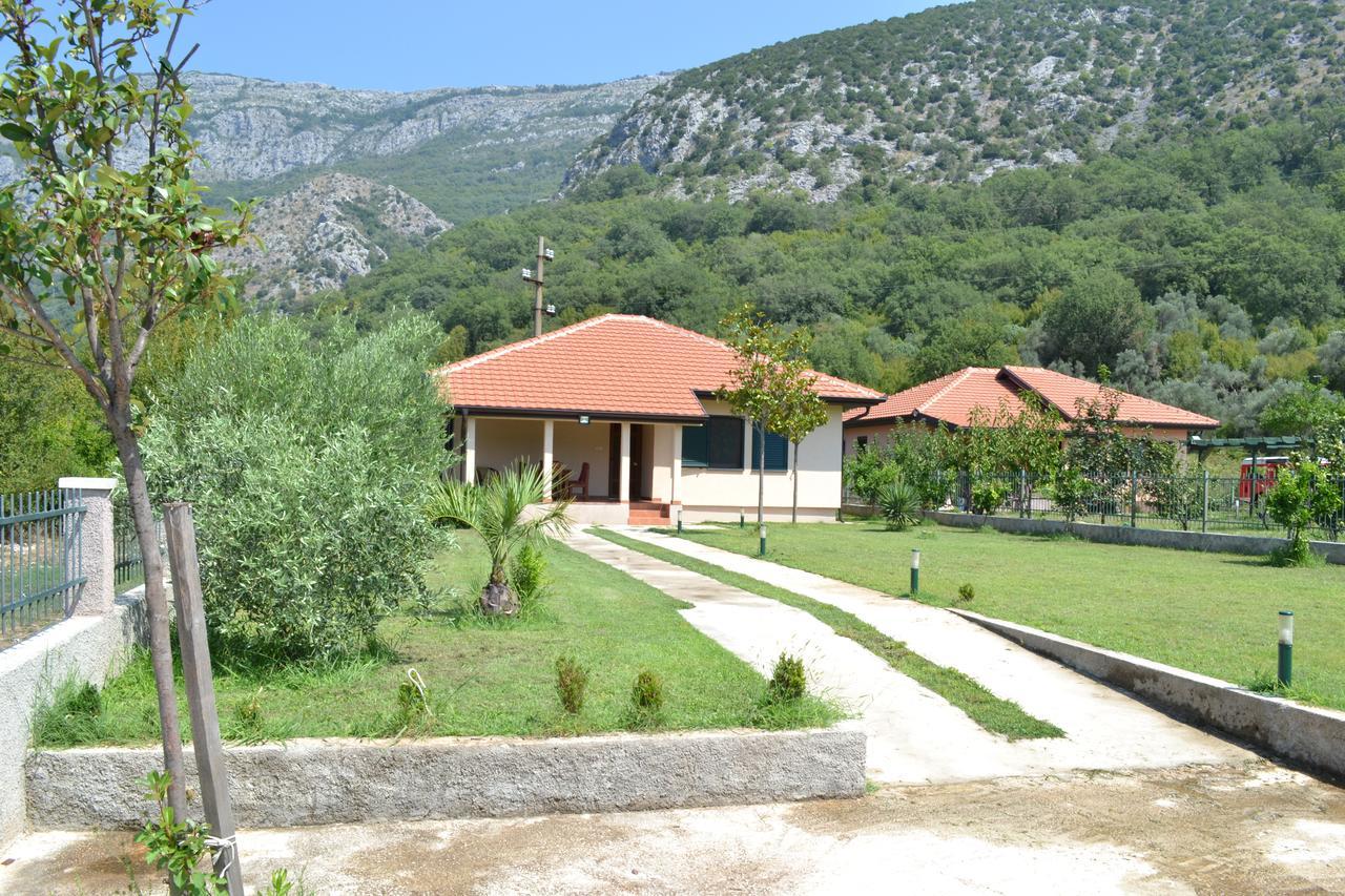 Guest House Radulovic Petrovac 외부 사진